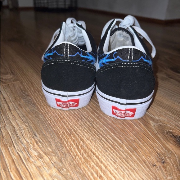 Vans - Picture 4 of 6